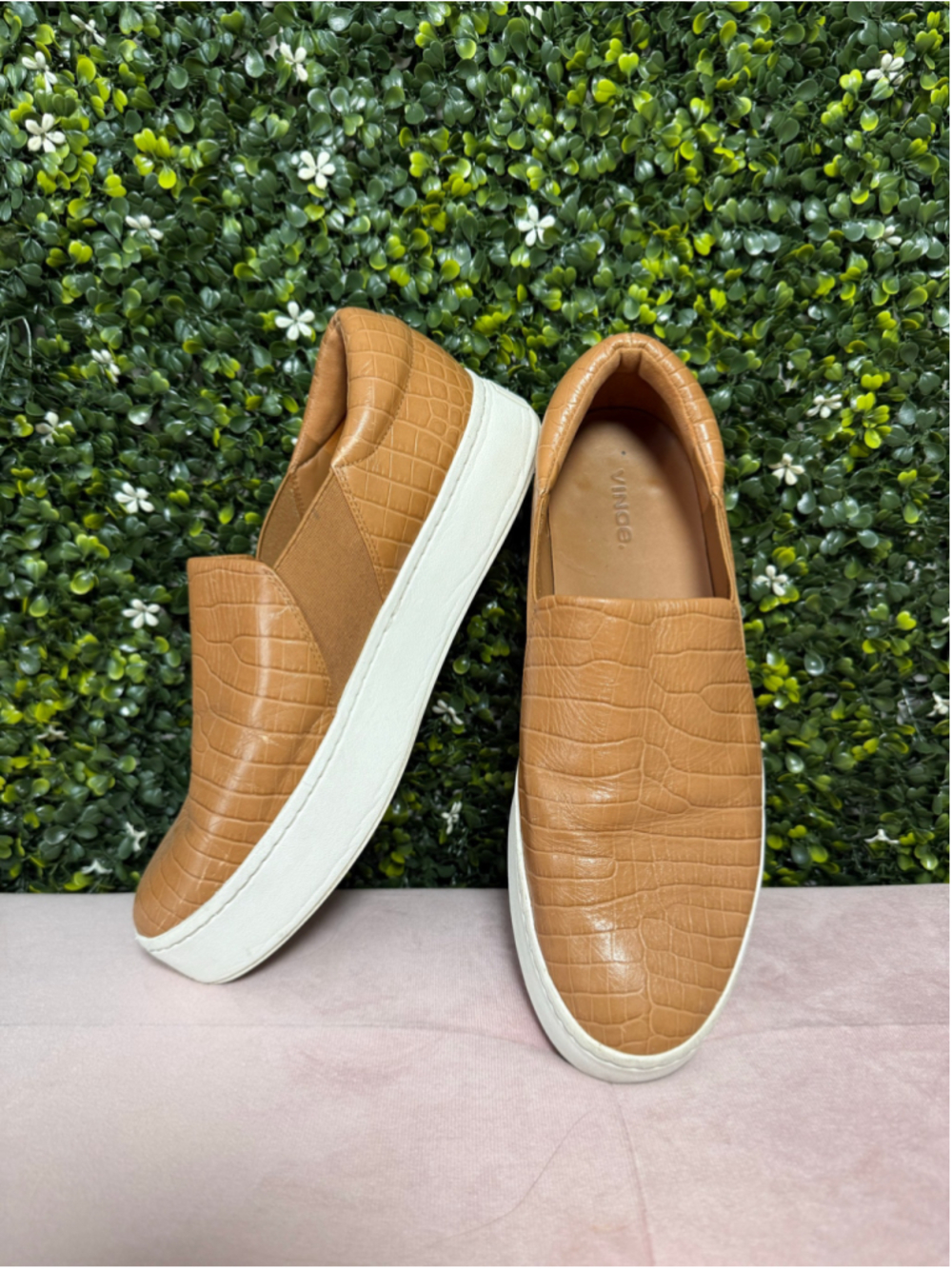 Vince Blair Croc Embossed Leather Slip On Sneakers Tan Brown Women’s 9.5